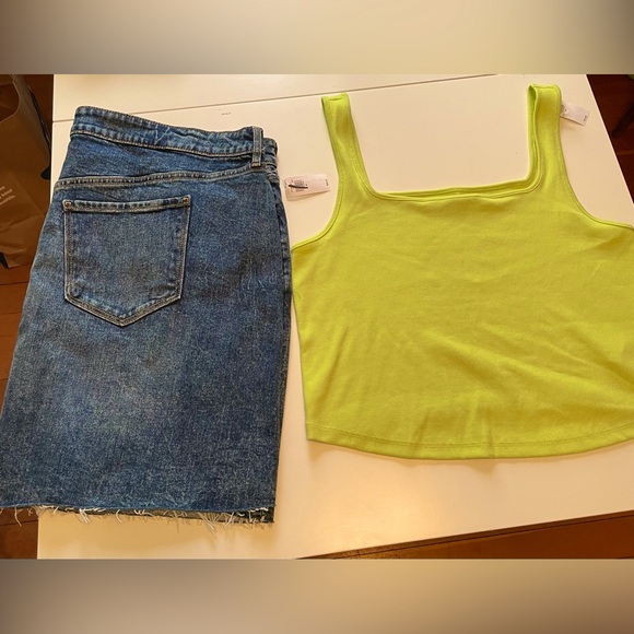 Bright Green Crop Tank - Picture 4 of 7